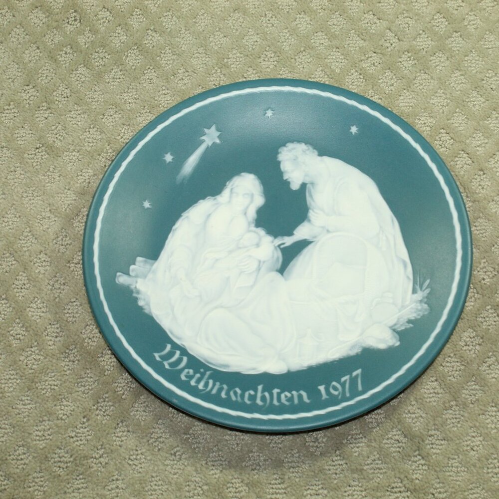Villeroy & Boch 1977 CHRISTMAS NATIVITY PLATE West Germany 11.75" Blue Porcelain
